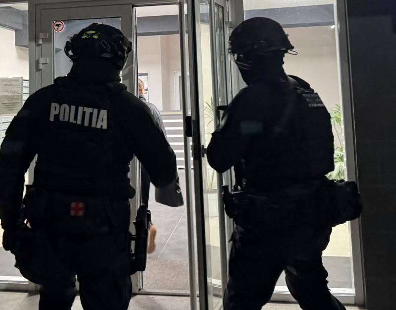 politie usa perchezitie